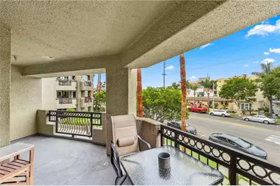 430 Lake Street #204, Huntington Beach, CA 92648 - Photo 1