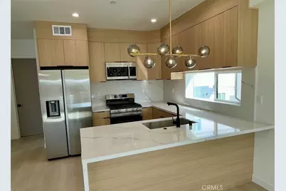 611 W 41st Place, Los Angeles, CA 90037 - Photo 1