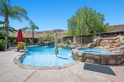 185 Alabaster, Perris, CA 92570 - Photo 1