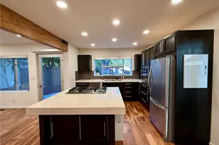 2302 Oakwood Ave, Venice, CA 90291 - Photo 1