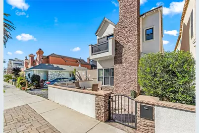 219 2nd Street, Huntington Beach, CA 92648 - Photo 1