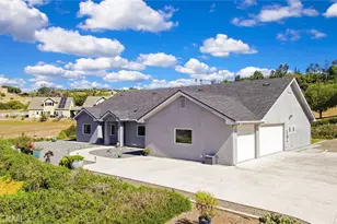 32063 Anna Marie Ln, Bonsall, CA 92003 - Photo 1
