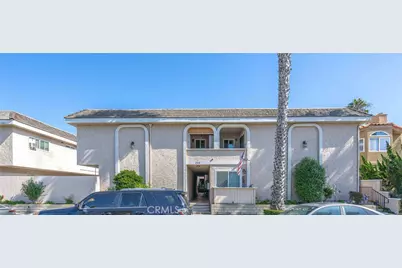 208 19th Street #3, Huntington Beach, CA 92648 - Photo 1