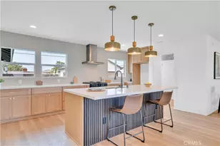 10525 S 5th Ave, Inglewood, CA 90303 - Photo 1