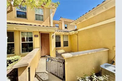 121 Chantilly, Irvine, CA 92620 - Photo 1