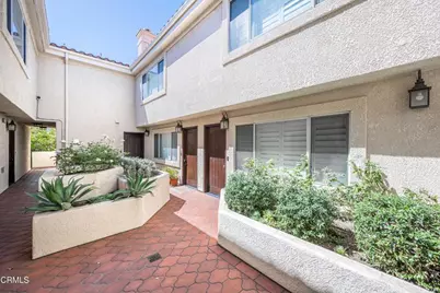 10700 Bloomfield Street #8, Los Angeles, CA 91602 - Photo 1