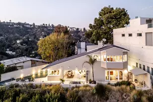 8326 Grand View Dr, Los Angeles, CA 90046 - Photo 1