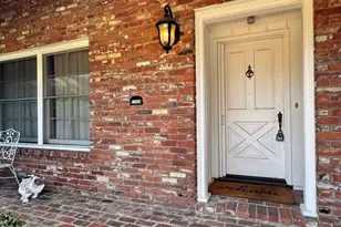 2185 N Roosevelt Ave, Altadena, CA 91001 - Photo 1