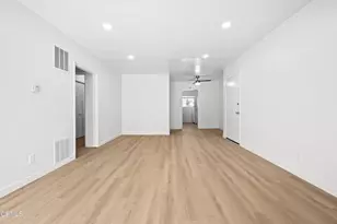 121 S Chester Ave, Pasadena, CA 91106 - Photo 1