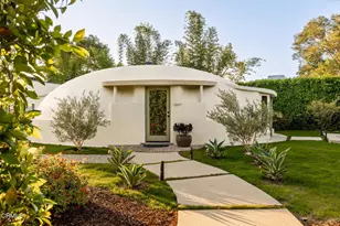 1097 S Los Robles Ave, Pasadena, CA 91106 - Photo 1