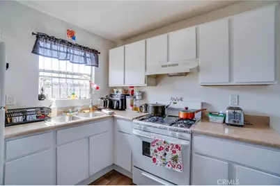 854 W Gage Avenue, Los Angeles, CA 90044 - Photo 1