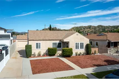 10515 Lanark, Los Angeles, CA 91352 - Photo 1