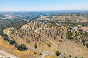 375 Villa Lots Rd, Paso Robles, CA 93446 - Photo 1