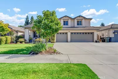 129 E Reese Avenue, Visalia, CA 93277 - Photo 1