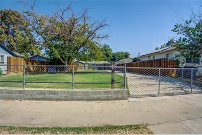 618 Woodrow Avenue, Bakersfield, CA 93308 - Photo 1