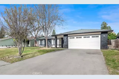 1828 S Hillcrest, Visalia, CA 93292 - Photo 1