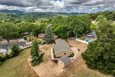 6055 Flores, Atascadero, CA 93422 - Photo 1