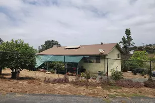 410 Hutchison St, Vista, CA 92084 - Photo 1