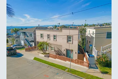 1077 10th Street, Hermosa Beach, CA 90254 - Photo 1