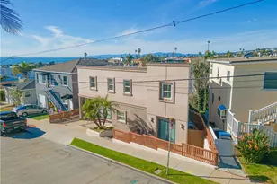 1077 10th St, Hermosa Beach, CA 90254 - Photo 1