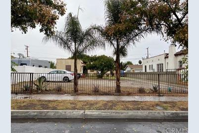 4031 E 56th Street - Photo 1