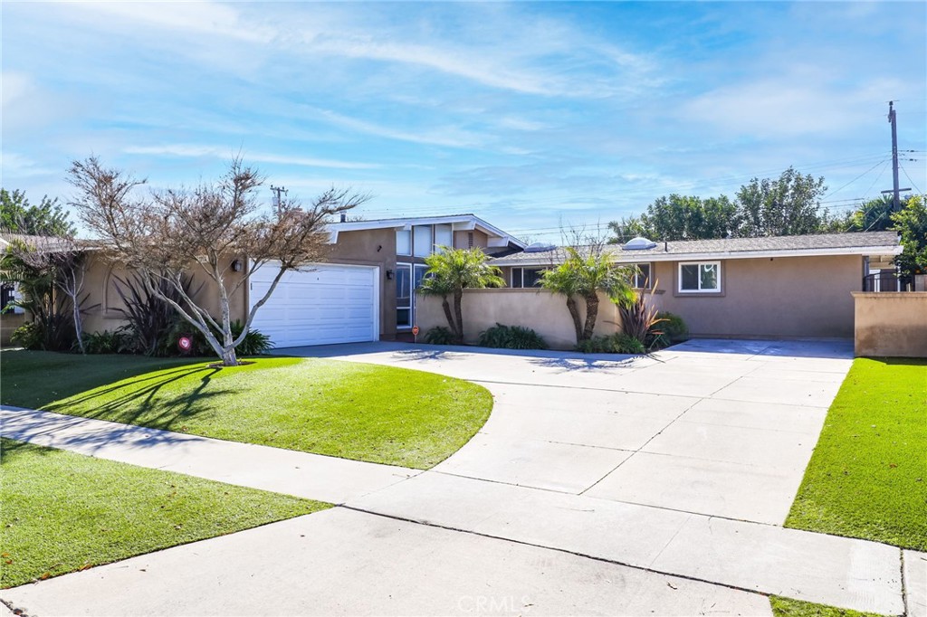 2712 Mainway Dr, Rossmoor, CA 90720 MLS PW23014151 Coldwell Banker