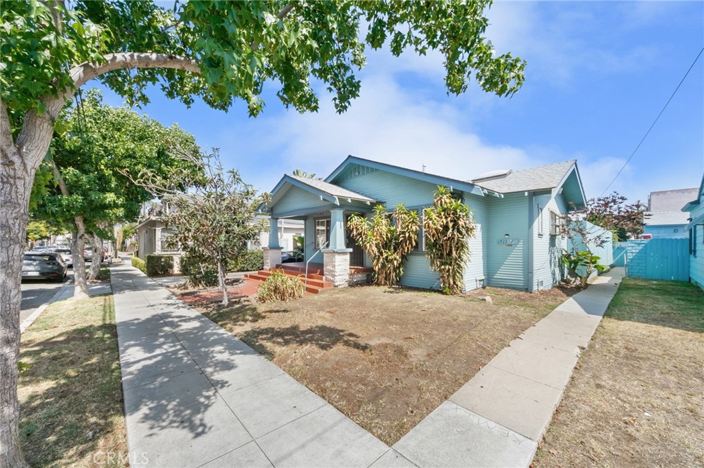1711 1711 5 E 5th St, Long Beach, CA 90802 MLS PW23027786 Coldwell