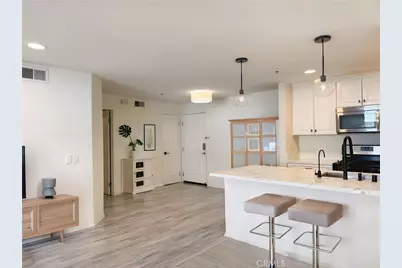 7320 Hawthorn Avenue #112, Los Angeles, CA 90046 - Photo 1