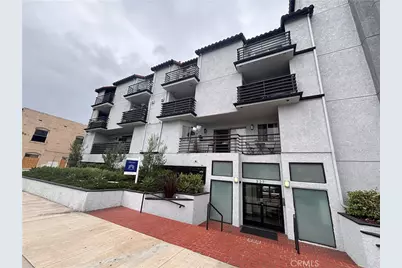 327 Chestnut Avenue #204, Long Beach, CA 90802 - Photo 1