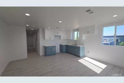 10413 Avalon Boulevard, Los Angeles, CA 90003 - Photo 1