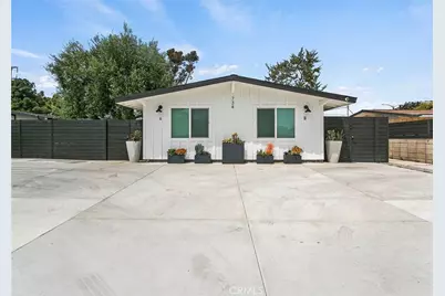 734 Center St #B, Costa Mesa, CA 92627 - Photo 1