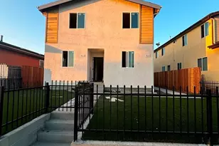 905 E 113th St, Los Angeles, CA 90059 - Photo 1