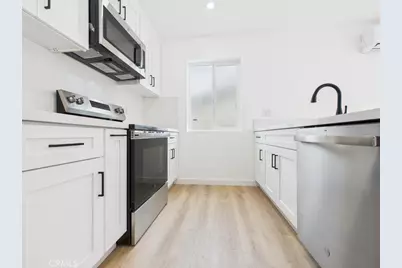 748 Newport Avenue #5, Long Beach, CA 90804 - Photo 1