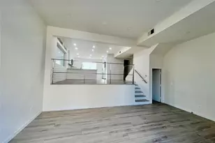 22245 Erwin St, Woodland Hills, CA 91367 - Photo 1