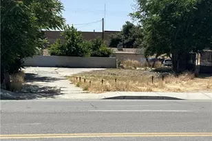 625 Brundage, Bakersfield, CA 93304 - Photo 1