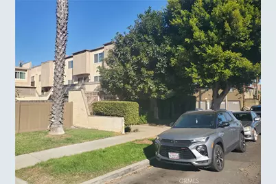 835 E 9th Street #8, Long Beach, CA 90813 - Photo 1