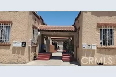 727 W 76th Street, Los Angeles, CA 90044 - Photo 1