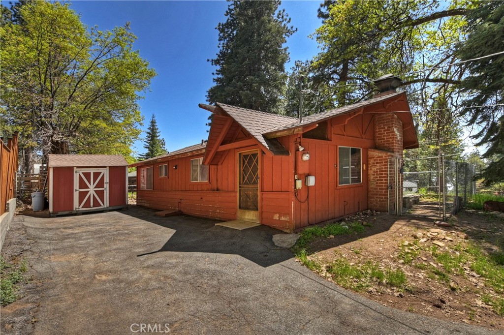 2511 Catalina Dr, Running Springs, CA 92382 MLS RW23089251 Coldwell