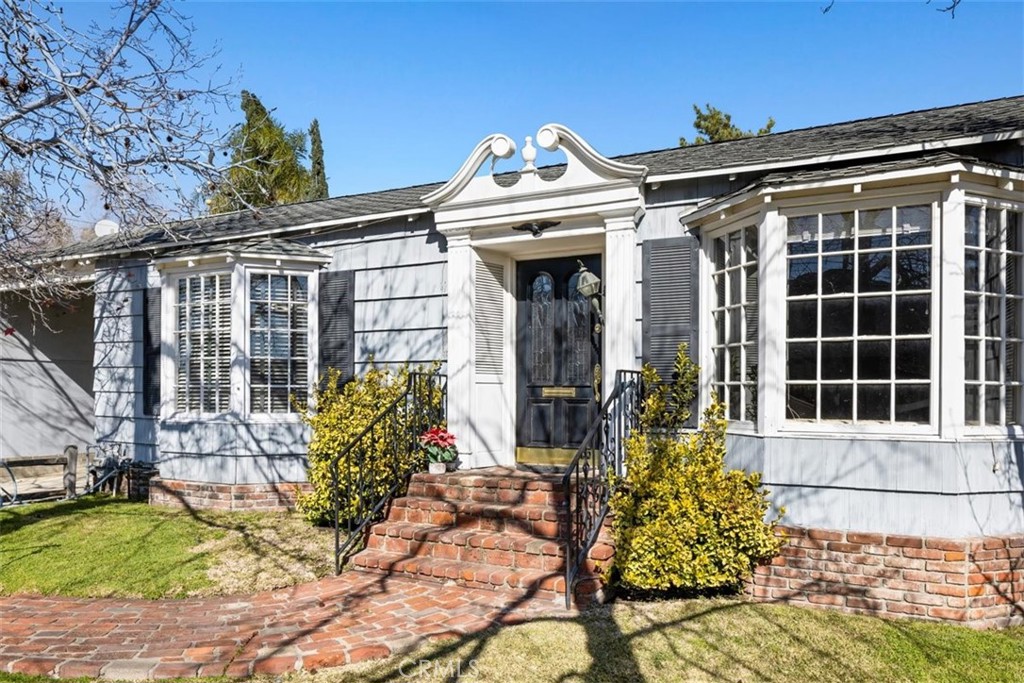 3647 3rd Ave, La Crescenta, CA 91214 MLS SB23010893 Coldwell Banker