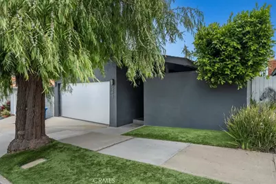 541 1st Street, Manhattan Beach, CA 90266 - Photo 1