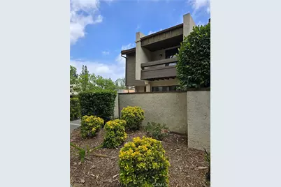 5800 Owensmouth Avenue #21, Woodland Hills, CA 91367 - Photo 1