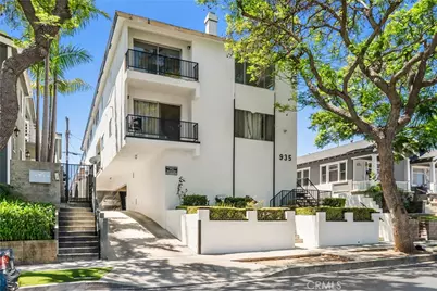 935 W 10th Street, San Pedro, CA 90731 - Photo 1