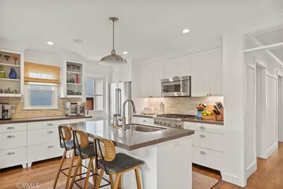 1147 7th Street, Hermosa Beach, CA 90254 - Photo 1
