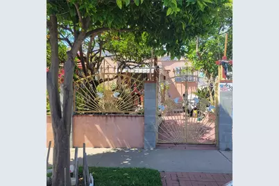 433 E 74th Street, Los Angeles, CA 90003 - Photo 1