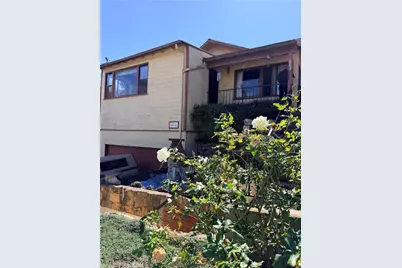 860 10th Street, Manhattan Beach, CA 90266 - Photo 1