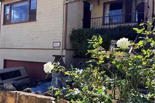 860 10th St, Manhattan Beach, CA 90266 - Photo 1