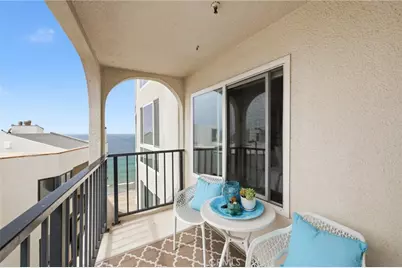 565 Esplanade #312, Redondo Beach, CA 90277 - Photo 1