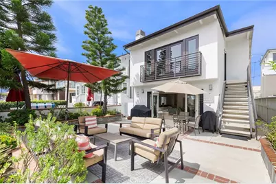 69 18th Street, Hermosa Beach, CA 90254 - Photo 1