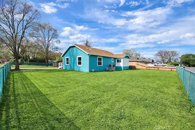 633 E Walnut Street, Willows, CA 95988 - Photo 1