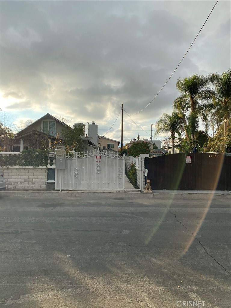 5225 Strohm, Toluca Lake, CA 91601 MLS SR22255336 Coldwell Banker